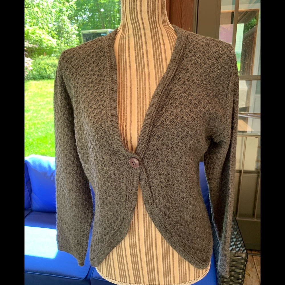 PUTORTI SHAWL SWEATER W/1 button closure. VTG. EUC